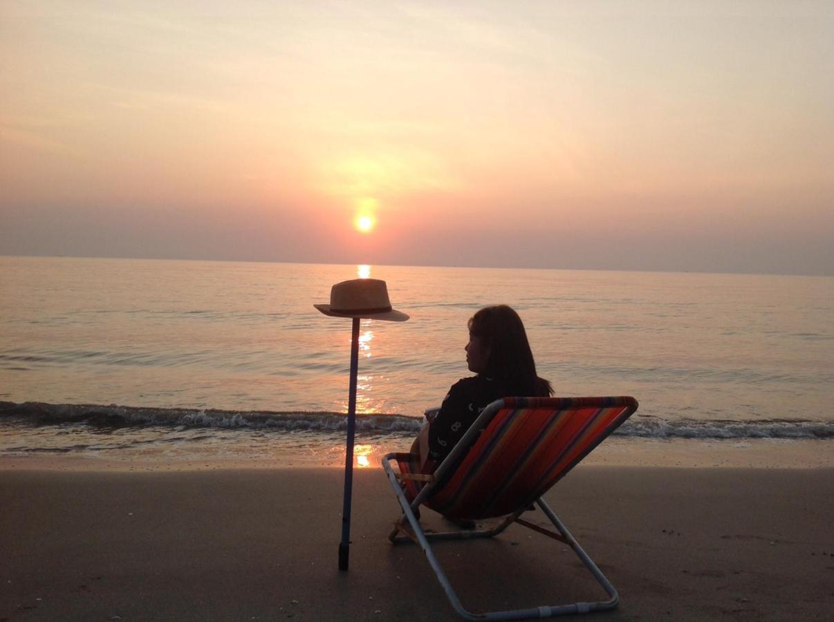 Hotel Ban Tawansongfa Lang Suan Exteriér fotografie