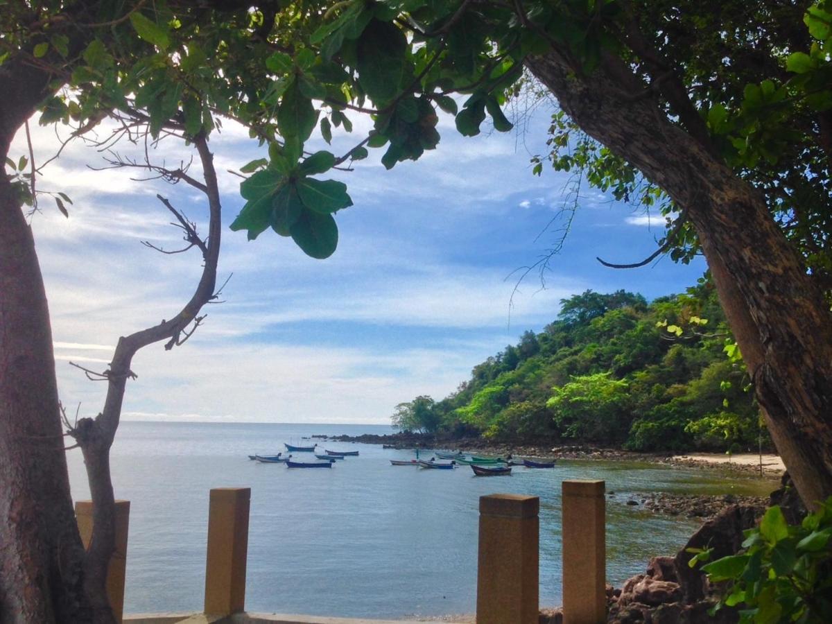 Hotel Ban Tawansongfa Lang Suan Exteriér fotografie