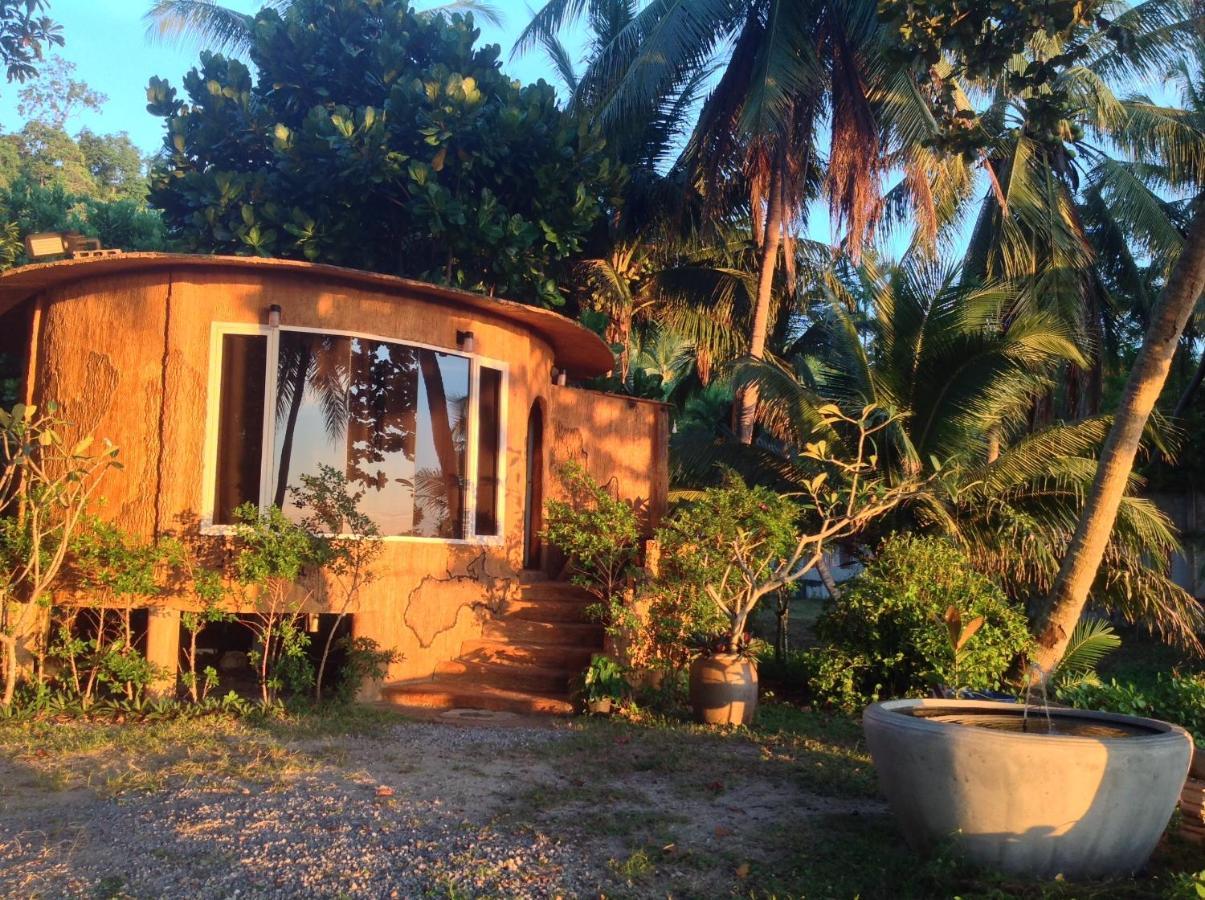 Hotel Ban Tawansongfa Lang Suan Exteriér fotografie