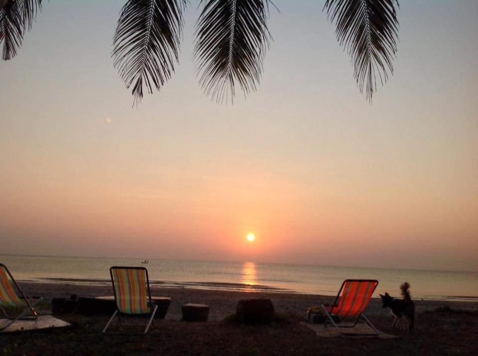 Hotel Ban Tawansongfa Lang Suan Exteriér fotografie