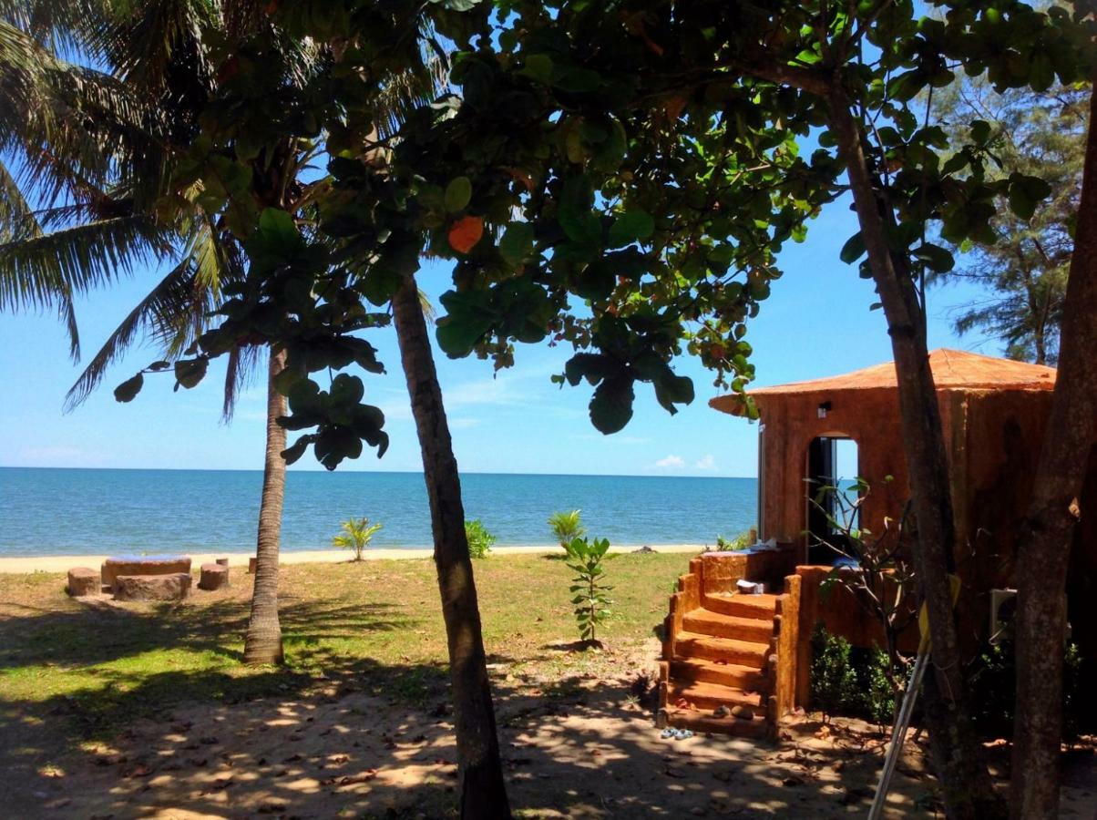 Hotel Ban Tawansongfa Lang Suan Exteriér fotografie